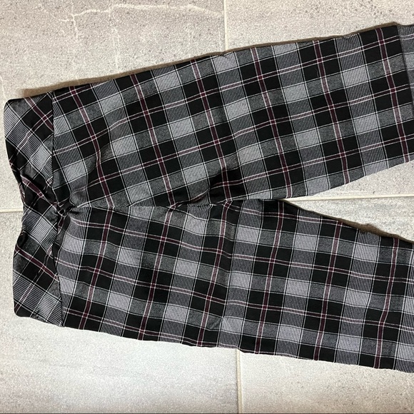 Le Château Professionnel Dress Pants - Picture 4 of 4